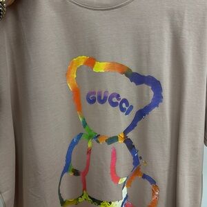 Gucci Kids Beige Tee with Multicolor Bear
